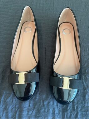 Journee women’s flats